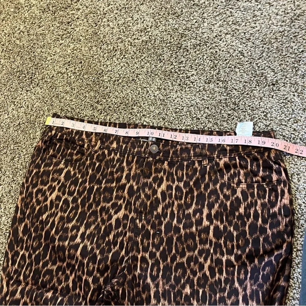 NWOT Lisa Rinna Collection Printed Ankle Jeans Jeans
